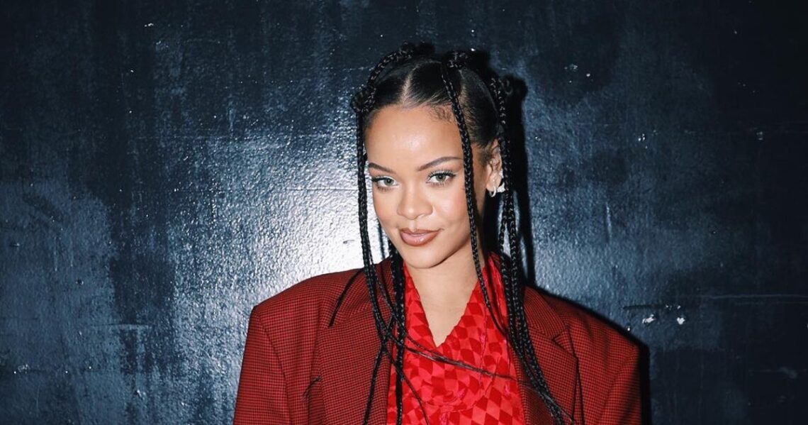 Rihanna Wore A Micro Mini Skirt To Complexcon 2021