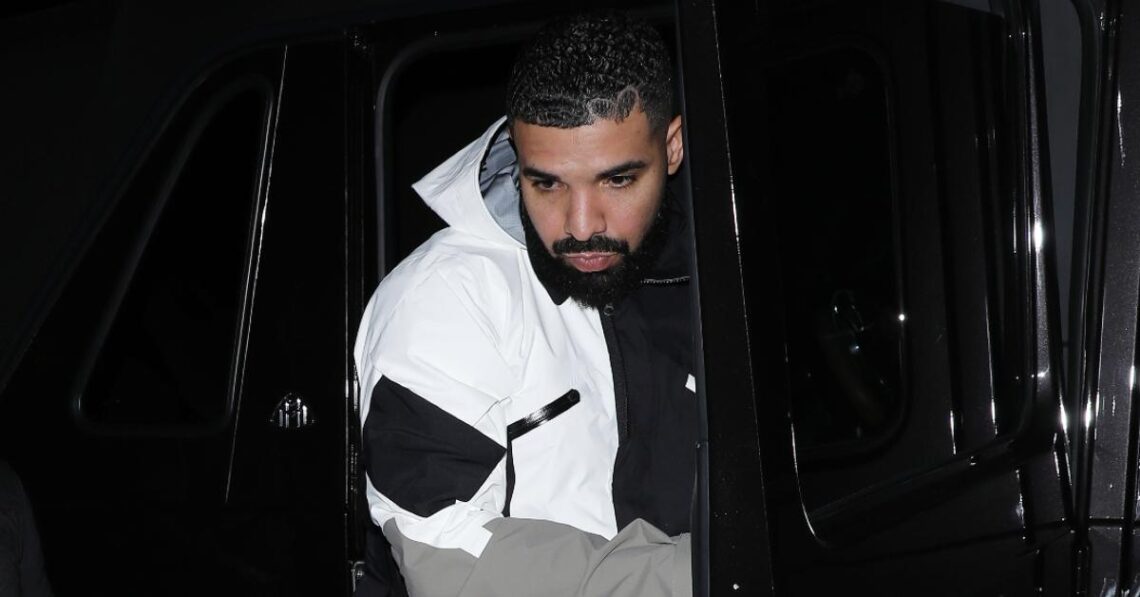 Drake Spotted For First Time Since Being Sued Following Appearance At Travis Scott’s Deadly Astroworld Festival Drake Spotted For First Time Since Being Sued Following Appearance At Travis Scott’s Deadly Astroworld Festival