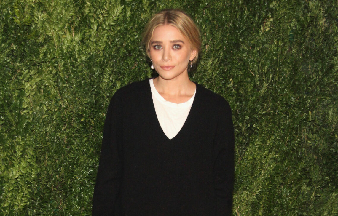 Great Outfits in Fashion History: Ashley Olsen in the Most Elegant Fall Look — by The Row, Obviously