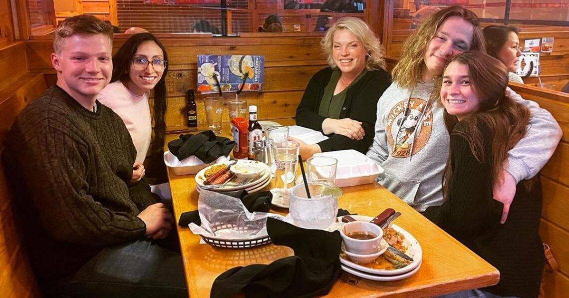 ‘Sister Wives’ Star Janelle Brown Accompanies Sons Gabriel & Garrison On Dates After Ditching RV Life For Winter ‘Sister Wives’ Star Janelle Brown Accompanies Sons Gabriel & Garrison On Dates After Ditching RV Life For Winter