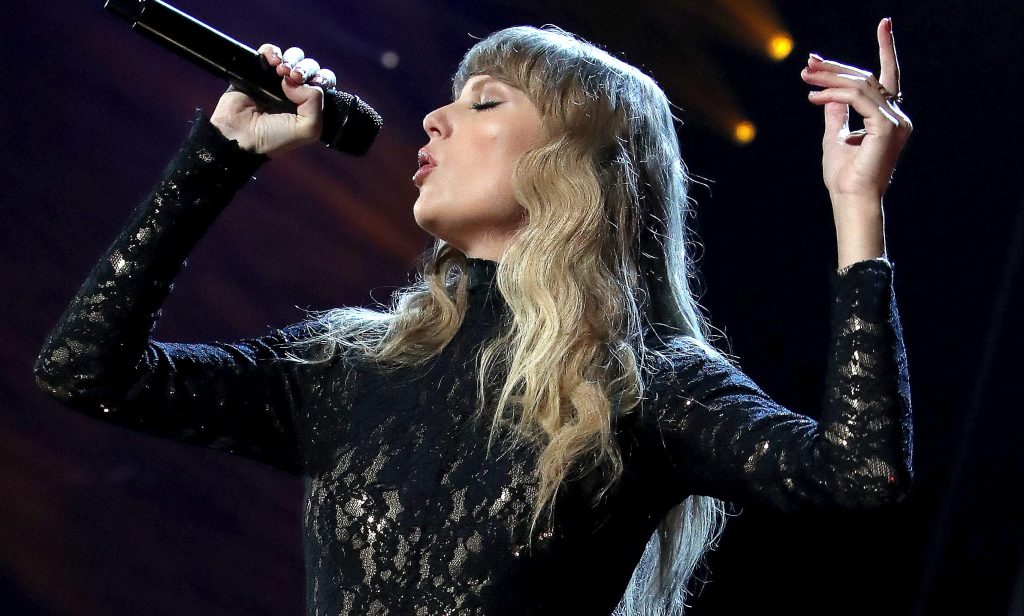 iHeart Promises to Only Play Taylor Swift’s New Versions of Her Songs, Once They’re Out