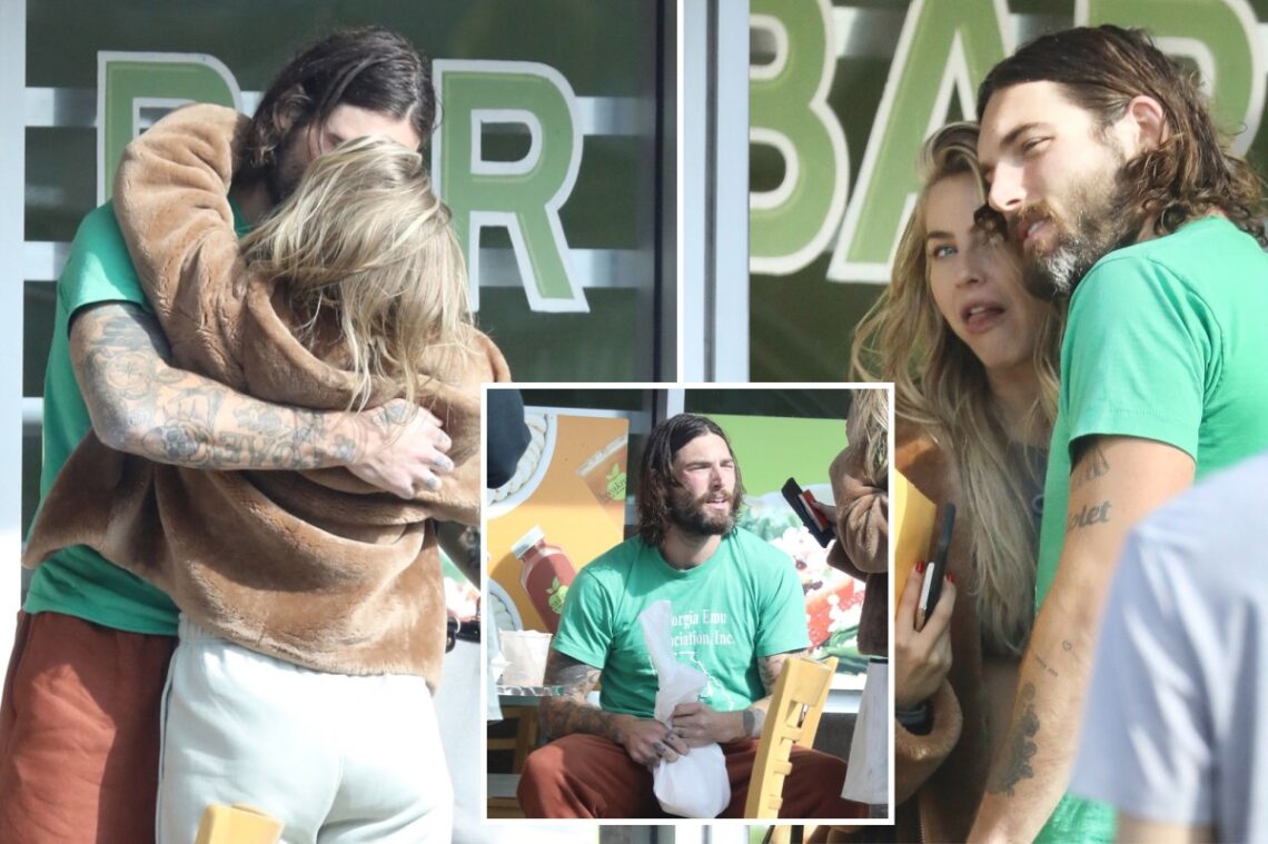 Julianne Hough spotted kissing mystery man amid Brooks Laich divorce