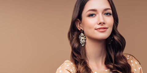 An Easy Wedding Guest Hairstyle Tutorial