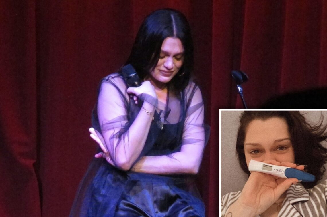 Jessie J tears up on stage discussing heartbreaking miscarriage at LA show