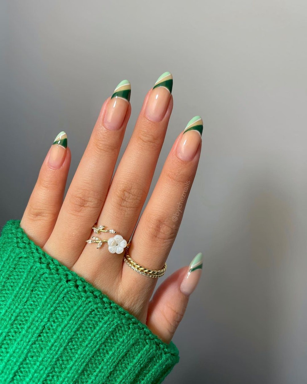 15 Festive Manicures Perfect for the Holidays