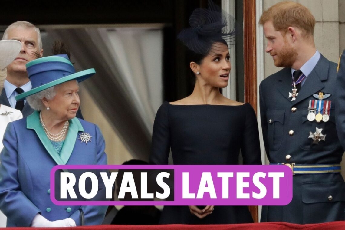 Her Majesty, 95, SNUBS Meghan Markle by handing Kate Middleton RARE Royal Family gift Her Majesty, 95, SNUBS Meghan Markle by handing Kate Middleton RARE Royal Family gift