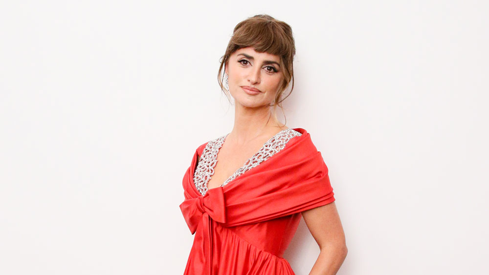 Penélope Cruz Recalls Learning to Dance by Watching John Travolta in ‘Saturday Night Fever’ Penélope Cruz Recalls Learning to Dance by Watching John Travolta in ‘Saturday Night Fever’