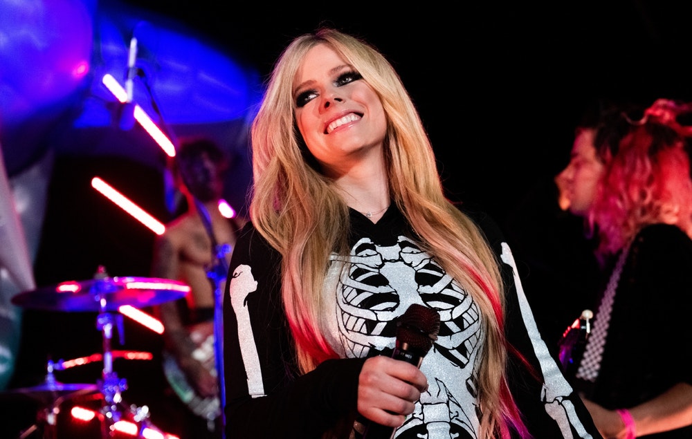 Avril Lavigne ‘Sk8er Boi’ Film for 20th Anniversary — Avril Lavigne 2000s Y2K Revival