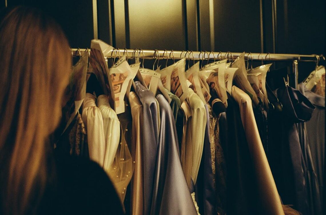 Celebrity Stylist Molly Dickson is seeking interns for 2022 In Los Angeles