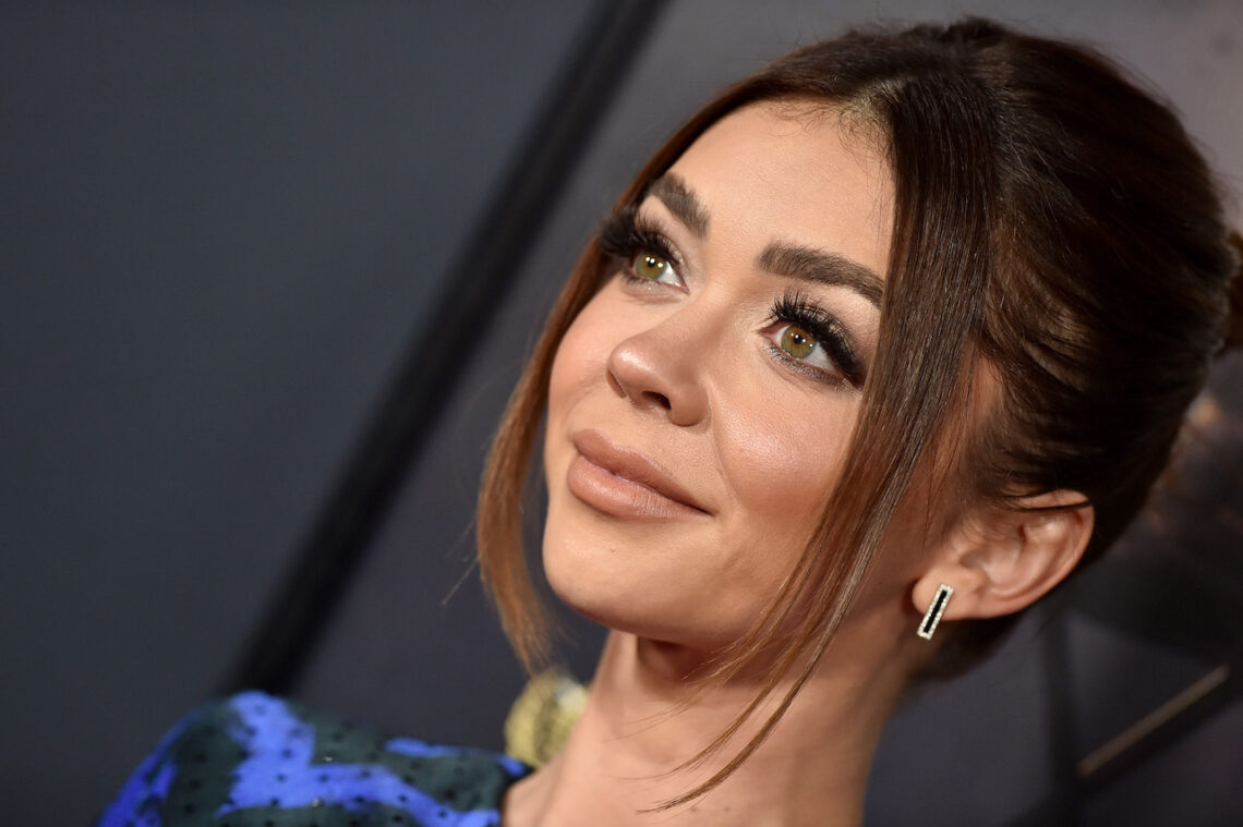 Is This the Secret to Sarah Hyland’s Flawless Red Carpet Makeup?