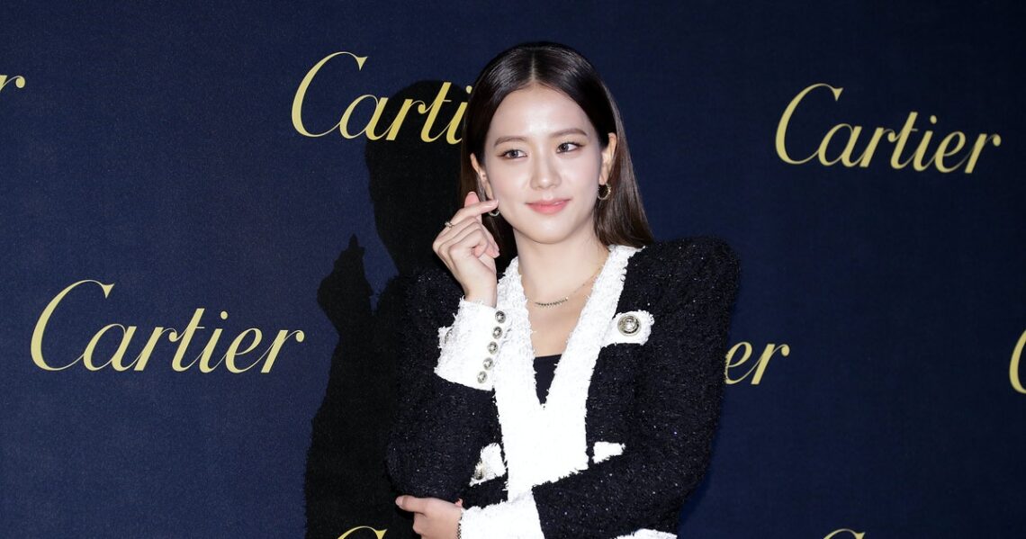 Jisoo’s ‘Snowdrop’ Premiere Outfit Is A Classic LBD