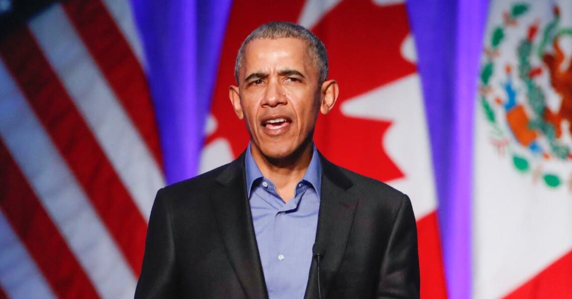 Shirtless Barack Obama Goes For A Swim In The Ocean While Vacationing With His Family In Hawaii Shirtless Barack Obama Goes For A Swim In The Ocean While Vacationing With His Family In Hawaii