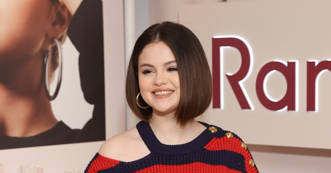 Selena Gomez Got A Mysterious Back Tattoo