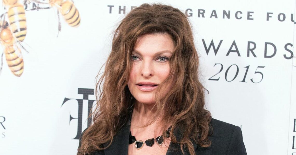 Linda Evangelista Wears Mask & Glasses To Cover Up Her Face After She Comes Clean About Fat-Freezing Procedures Gone Wrong