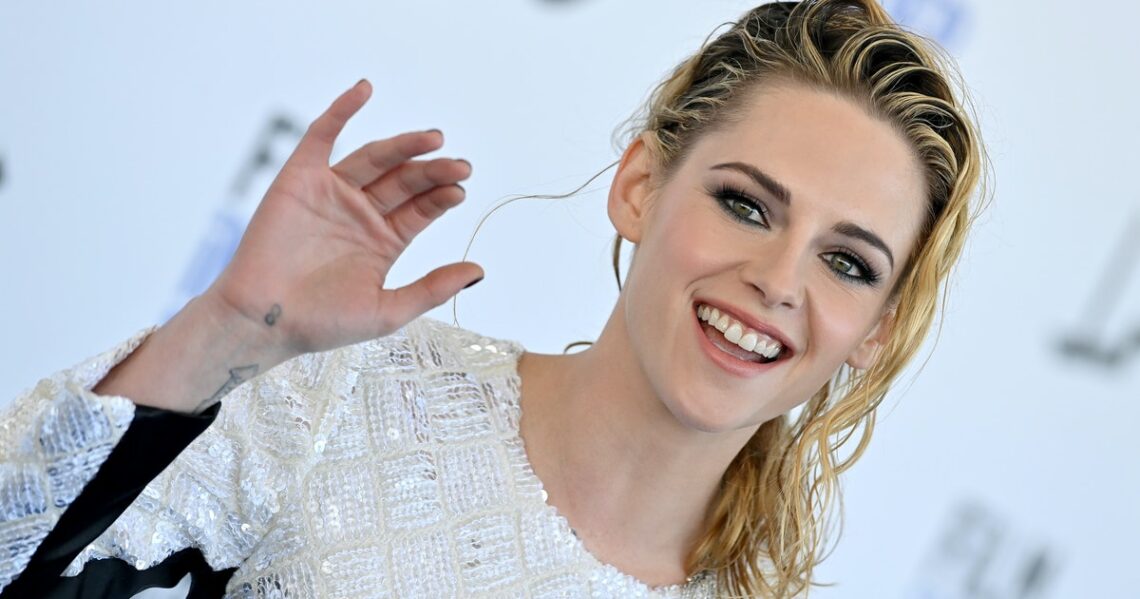 Kristen Stewart Wore Chanel At The 2022 Film Independent Spirit Awards & Santa Barbara Film Festival