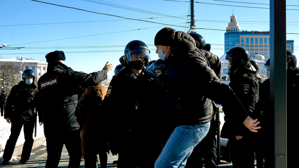 Russia to Ban Instagram After Meta Allows Posts With Violent Rhetoric Against Putin, Russian Troops