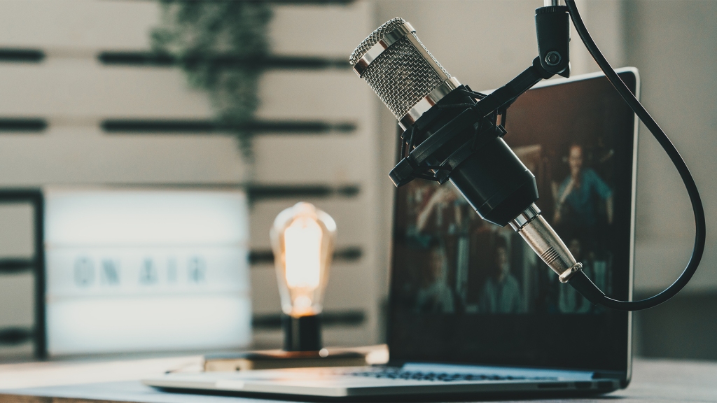 How to Start a Podcast: 5 Must-Have Products, According to Podcaster Ari Cagan