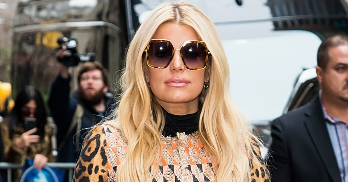 Jessica Simpson Seen With Plump Bruised Lips While Running Errands After Losing Over 100lbs