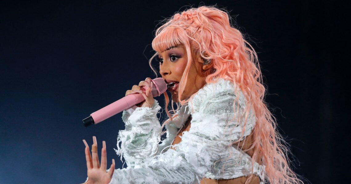 Doja Cat, Dua Lipa, Metallica, Green Day & More Will Headline Lollapalooza 2022