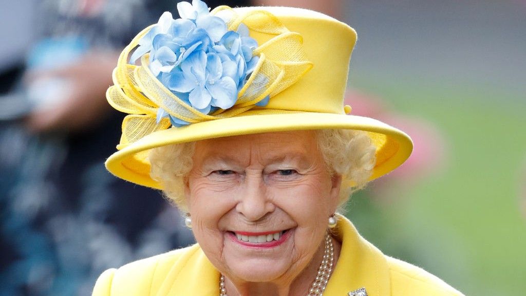 The Crown Doesn’t Accurately Capture Queen Elizabeth’s Personality, Friends Say