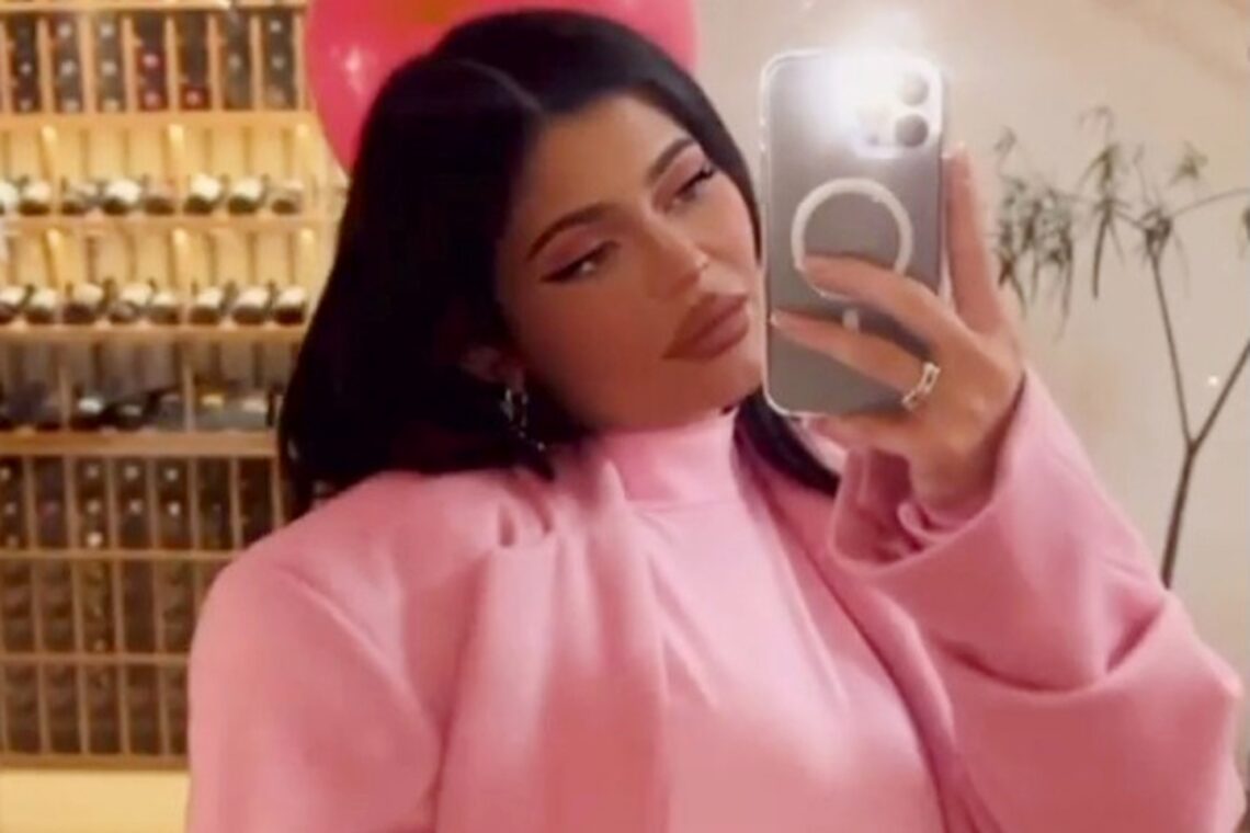 Kylie Jenner shows off perfect manicure in her $130K G-Wagon after she’s praised for revealing ‘natural’ post-baby body