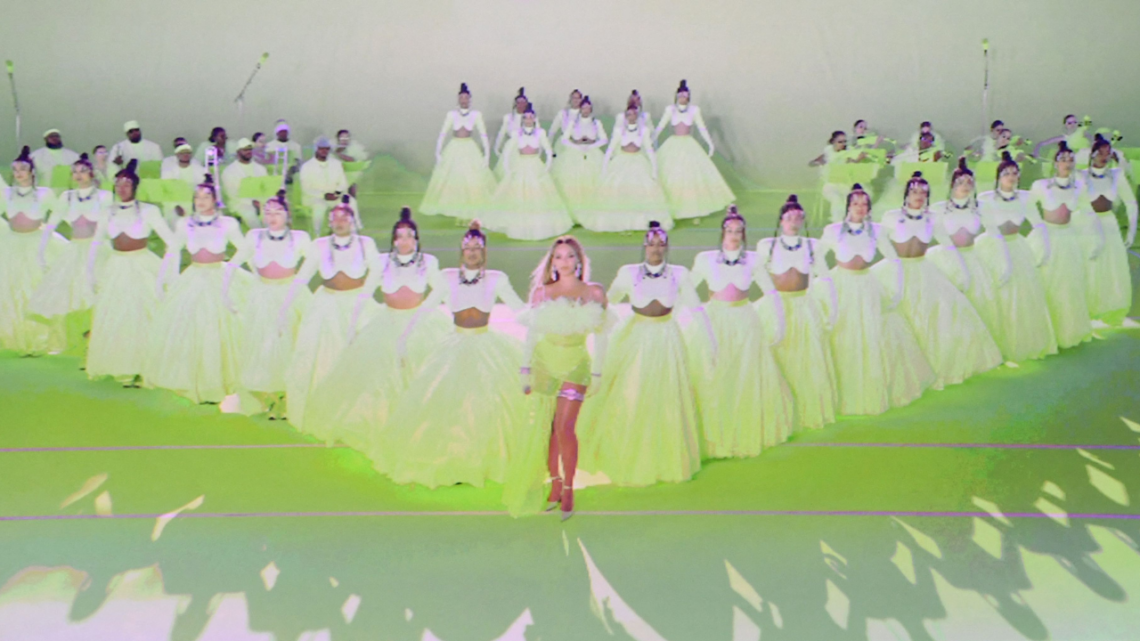 Beyoncé Kicks Off 2022 Oscars with Performance from Tennis Courts