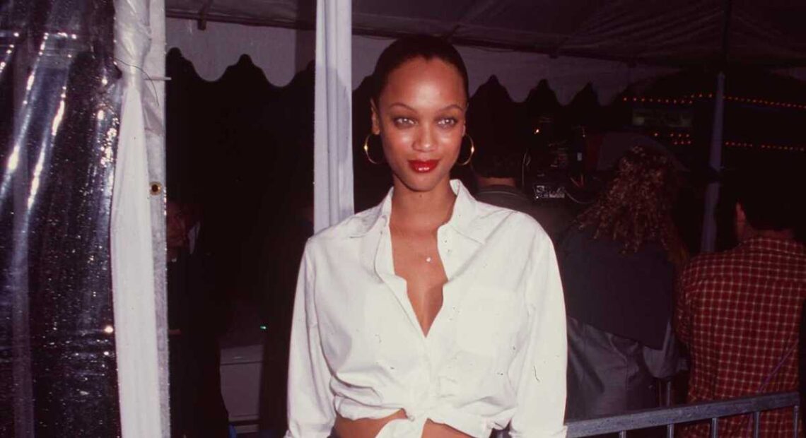 Great Outfits in Fashion History: Tyra Banks Channeling Sade in 1998