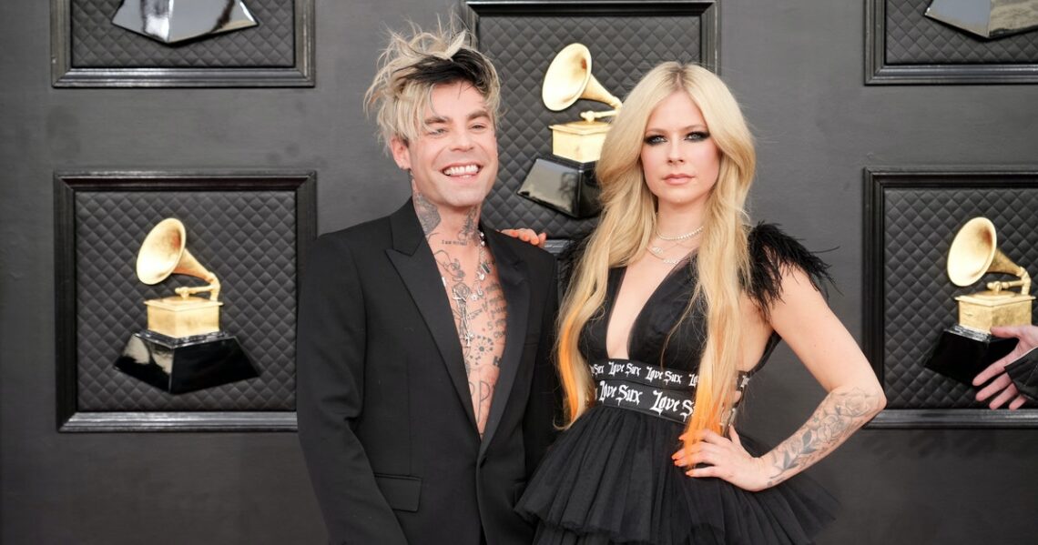 Avril Lavigne Announces Engagement To Mod Sun