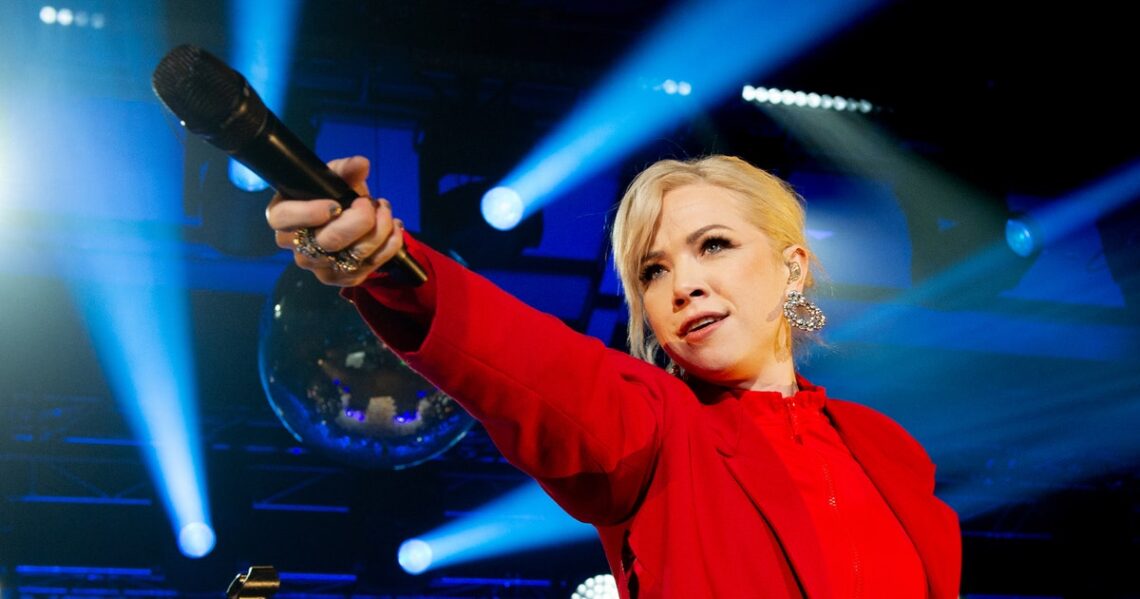 Carly Rae Jepsen Teases New Music With LA Billboards