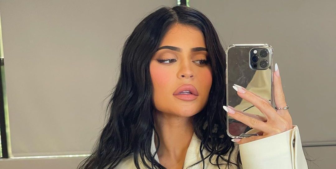 70+ Celebrities Who Posted Nudes On Instagram