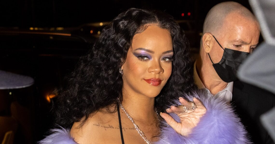 Rihanna Talks Her “Baby Bump Baring” Maternity Style In ‘Vogue’