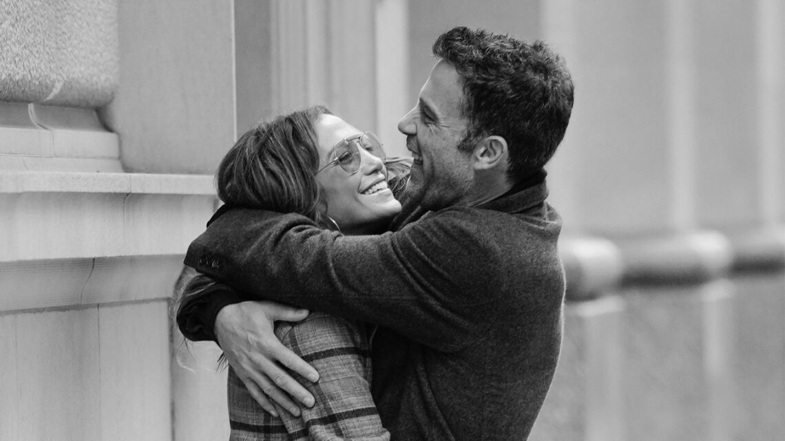 Jennifer Lopez Offers a Window Into Ben Affleck’s Bubble Bath Proposal