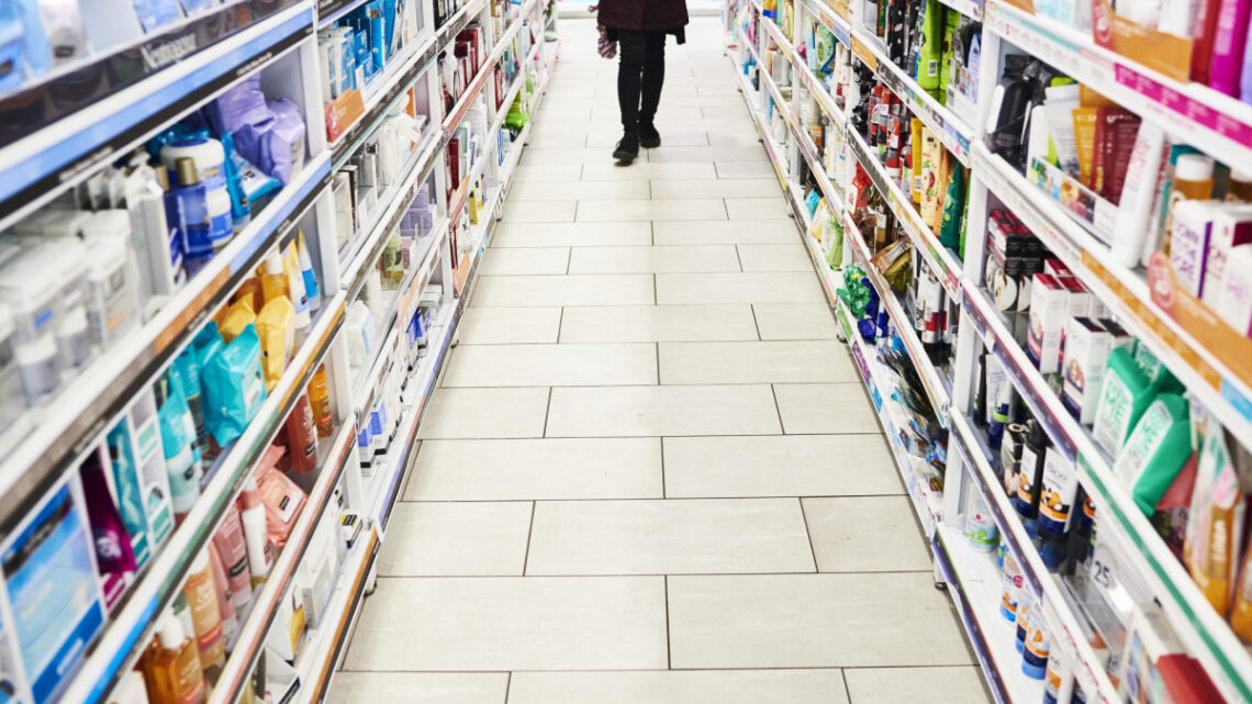 Must Read: Supply Chain Issues Pose Challenges for Mass Beauty Retail, Is Festival Style Still Relevant?