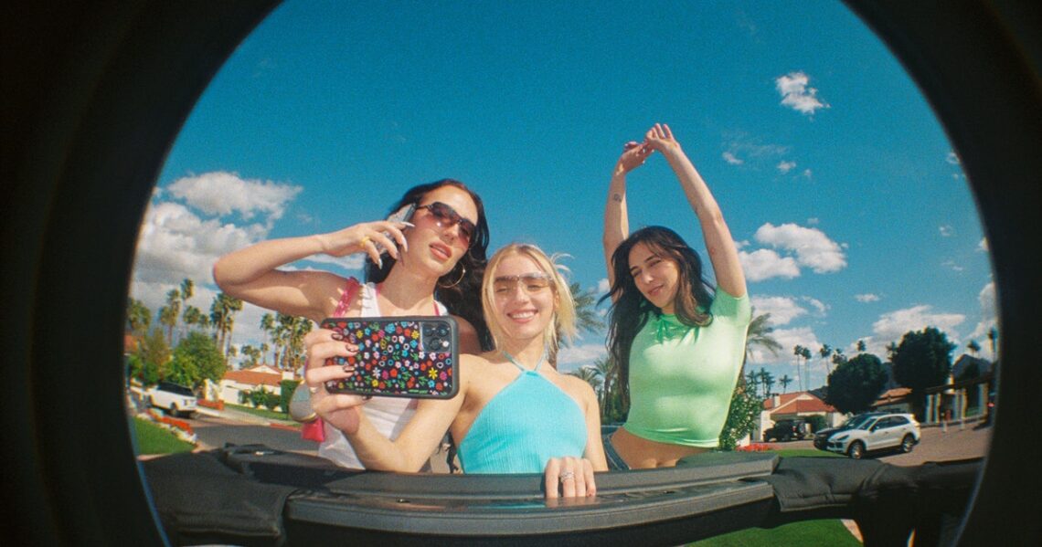 4 Music Festival Pro Tips To Know, From Outfit Planning To Essential Items