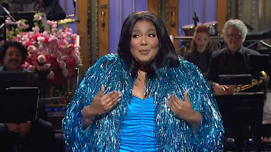 Determined Lizzo Tries To Break The ‘Bitch’ Record On ‘Saturday Night Live’