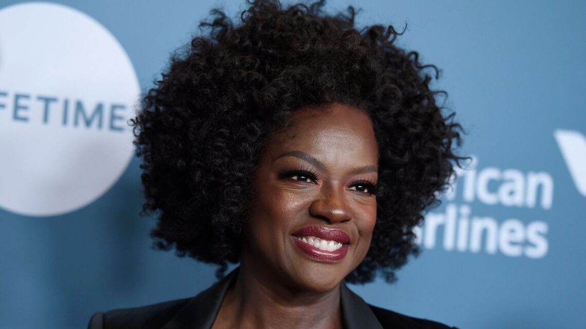 Twitter Users Spot Weird Habit Viola Davis Adopted As Michelle Obama In ‘First Lady’