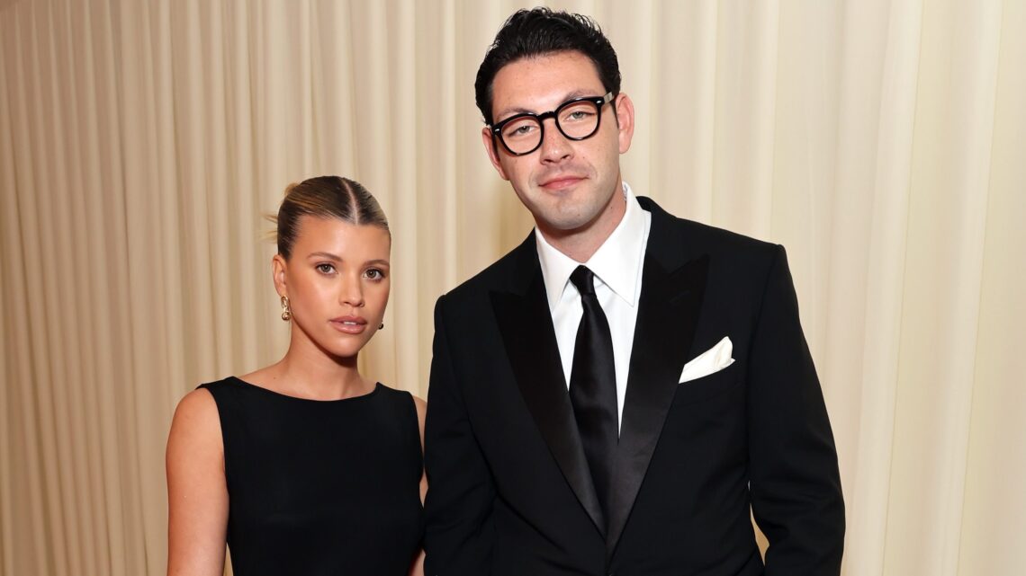 See Sofia Richie Engagement Ring from Fiancé Elliot Grainge