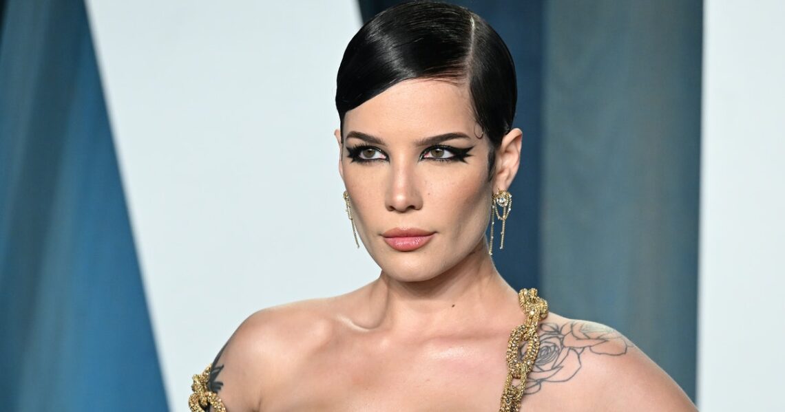 Halsey Just Gave Us Major Summer Makeup Inspiration