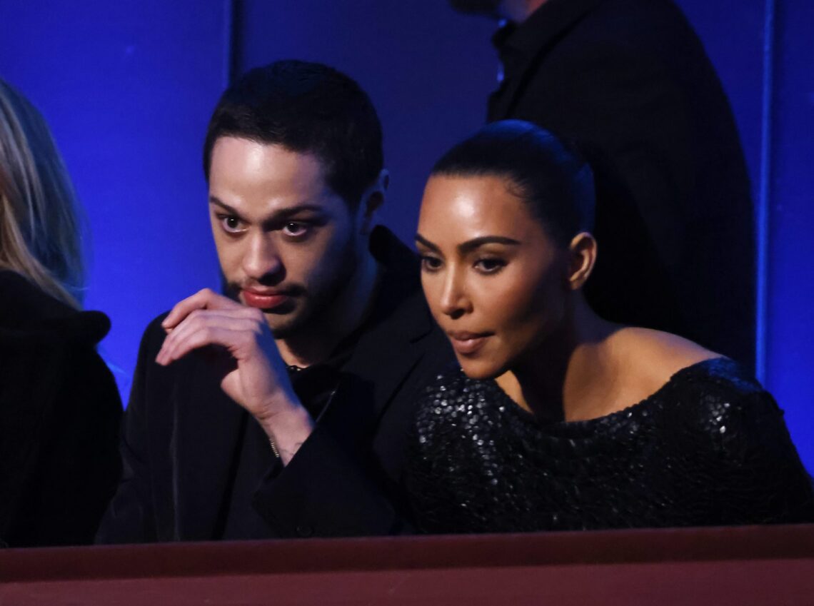 TSR Bae Watch: Kim Kardashian & Pete Davidson Have Fancy First Public Date At Mark Twain Prize Show