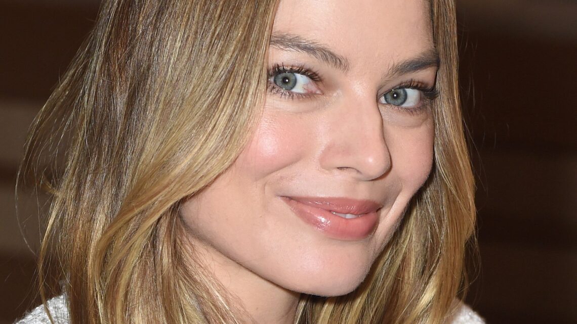 First Look At Margot Robbie As Barbie Is Here, And It’s Fantastic