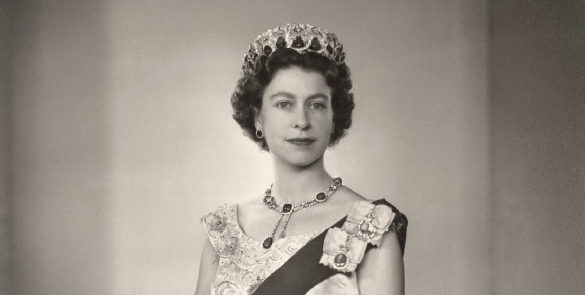 Queen Elizabeth’s Personal Jewelry Collection Will Be on Display for Platinum Jubilee