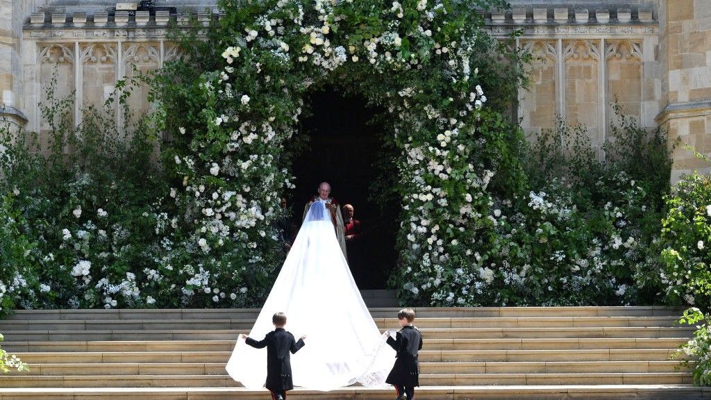 Kate Middleton and Meghan Markle’s Wedding Dresses Differ in One Key Detail Kate Middleton and Meghan Markle’s Wedding Dresses Differ in One Key Detail