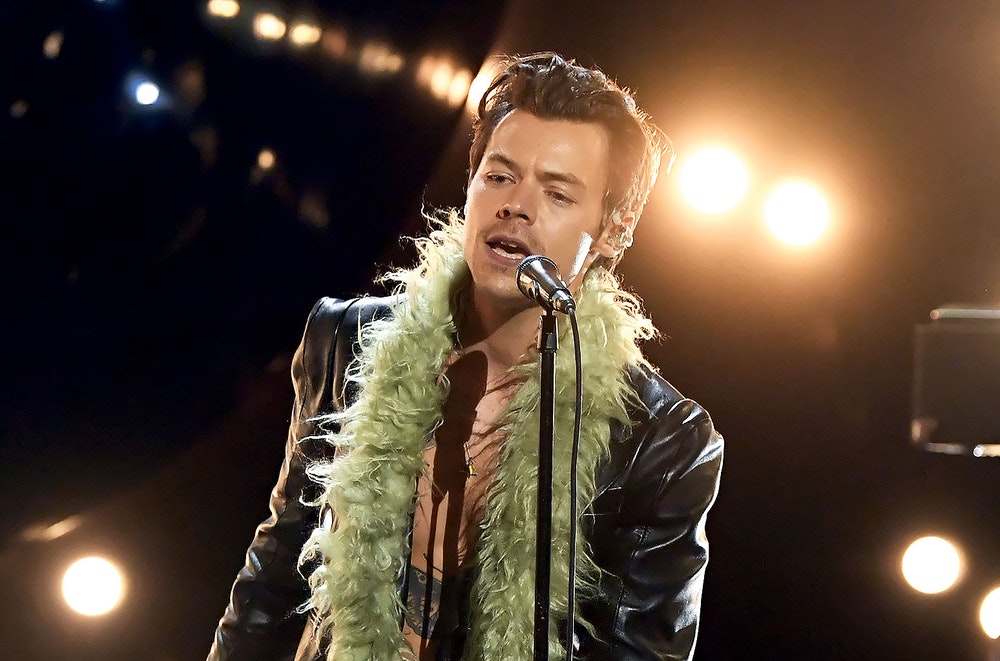 Harry Styles Releases ‘Late Night Talking’ Music Video