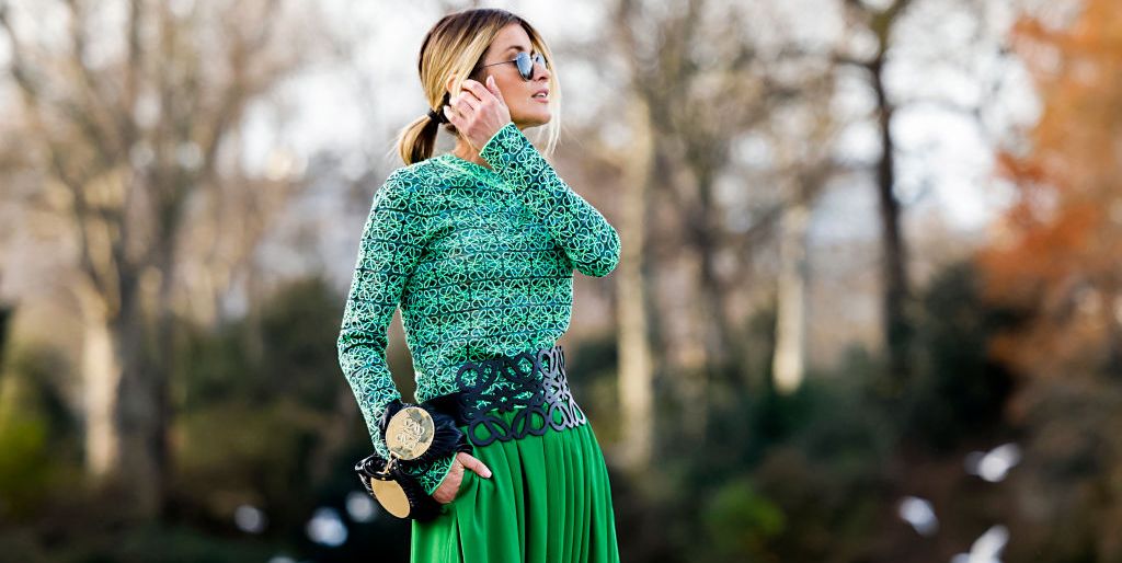 El verde quetzal, el color tendencia que reina en el ‘street style’ de 2022