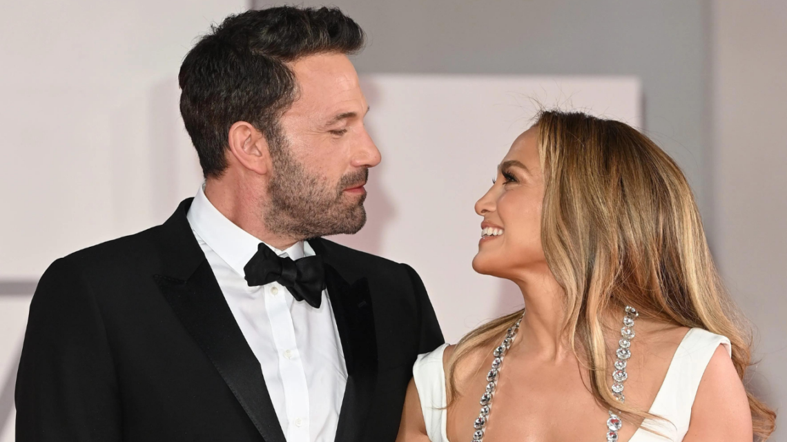 Jennifer Lopez and Ben Affleck Are Married! All the Details on Their Midnight Las Vegas Wedding