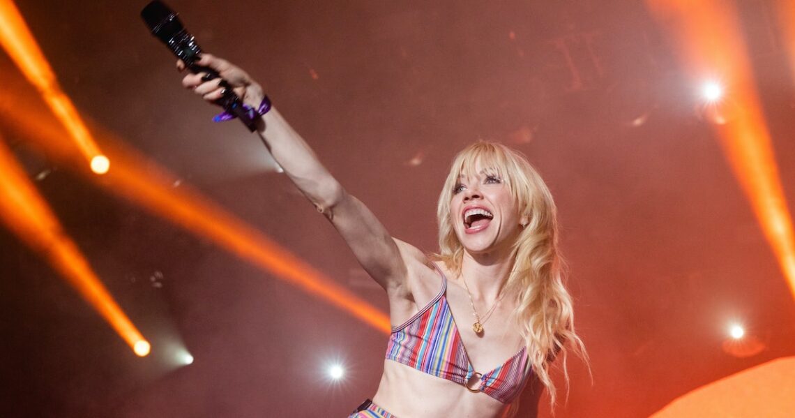 How Carly Rae Jepsen Turned Bad Dates Into Songwriting Material