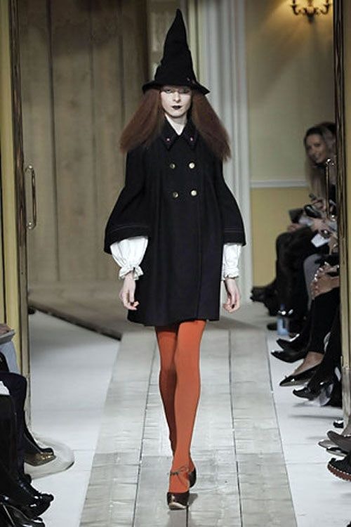 13 Witch-Inspired Runway Looks to Channel This Halloween – Fall Fashion Costume Inspiratio
