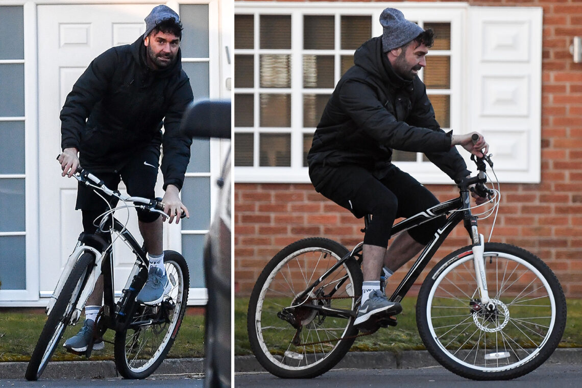 Man Utd Premier League winner looks unrecognisable 15 years later as he rides a bike after driving ban
