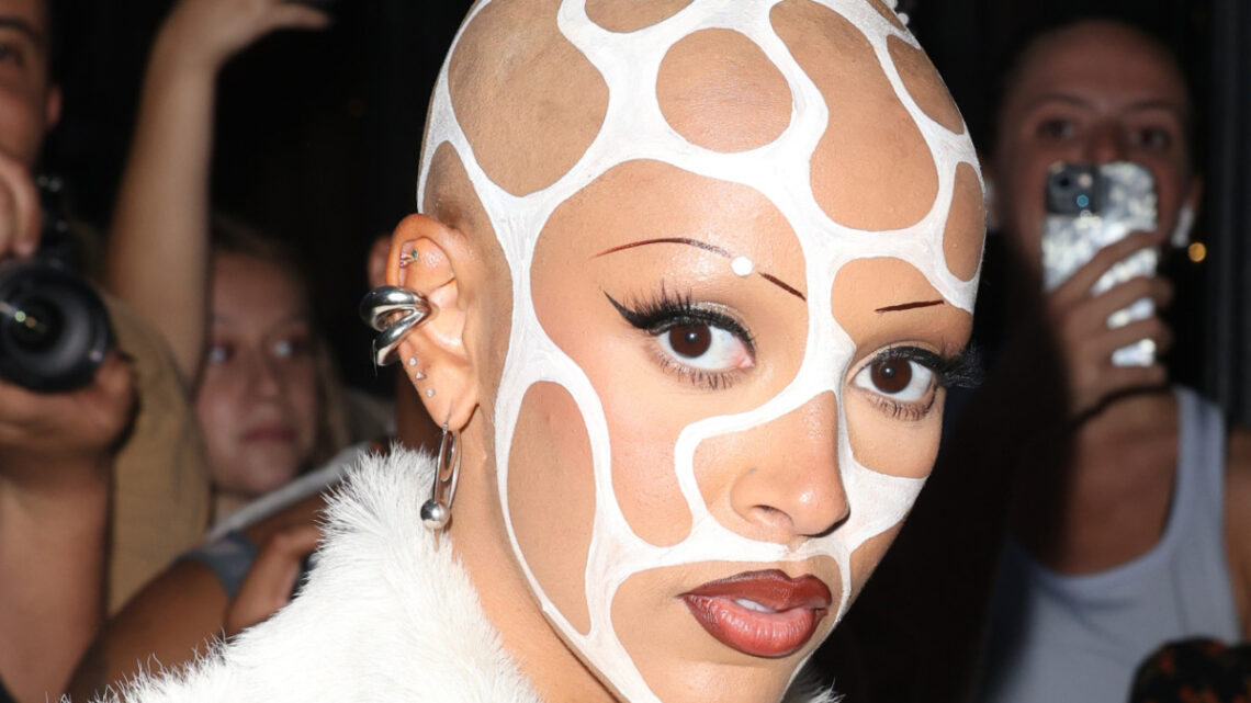 Doja Cat’s Makeup Artist Is on a Mission to Bring ‘Minimalist’ Illusion Makeup From Social Media to Real Life