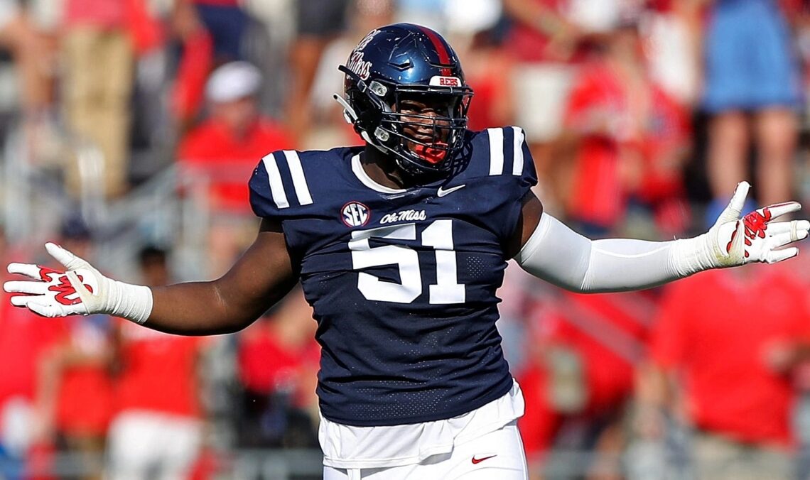 Meet giant 19-year-old NFL prospect standing at 6ft7 and weighing 335lbs starring as a college freshman